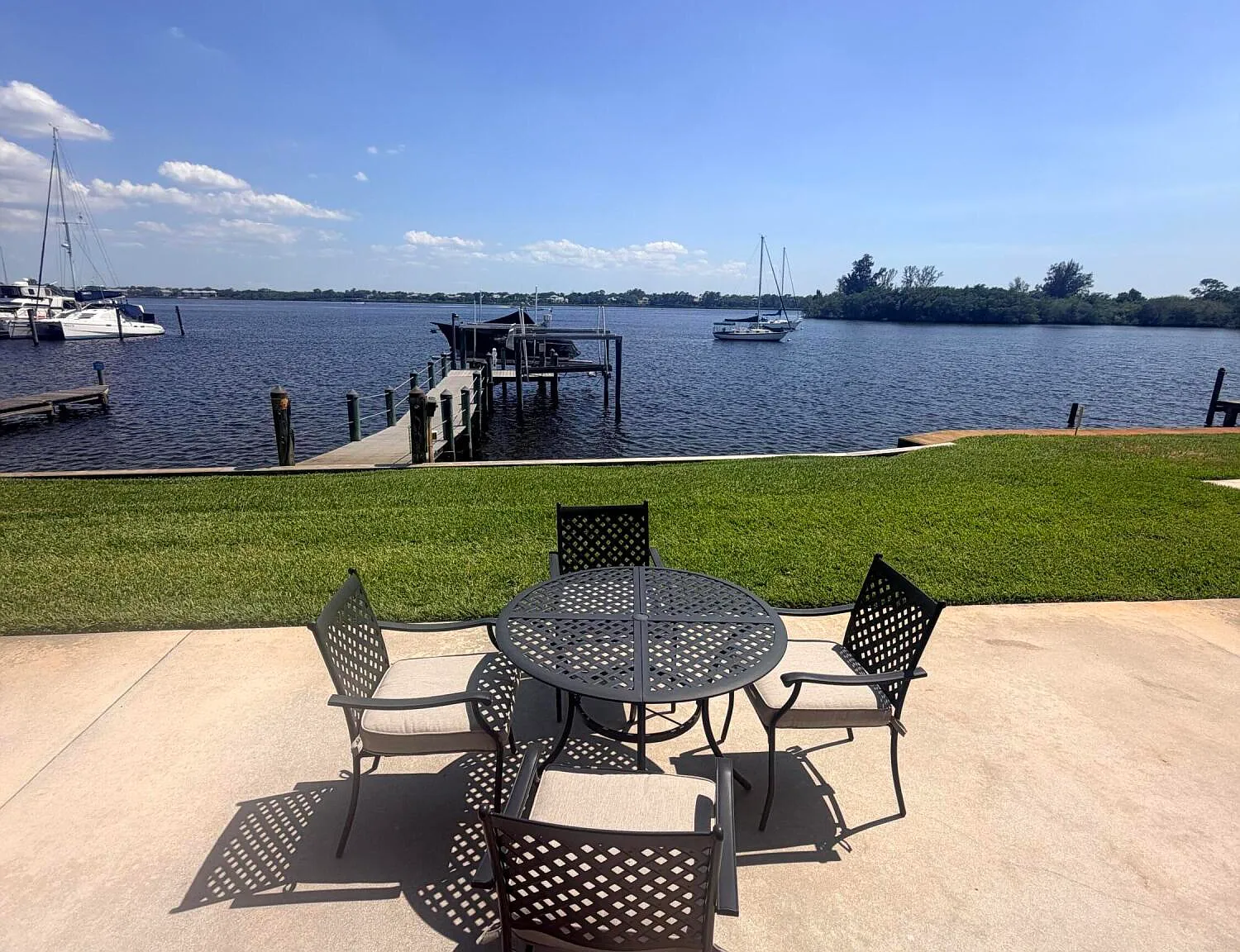 2 bed, 2.5 bath, 1382 sqft, $2,500 — Photo 3