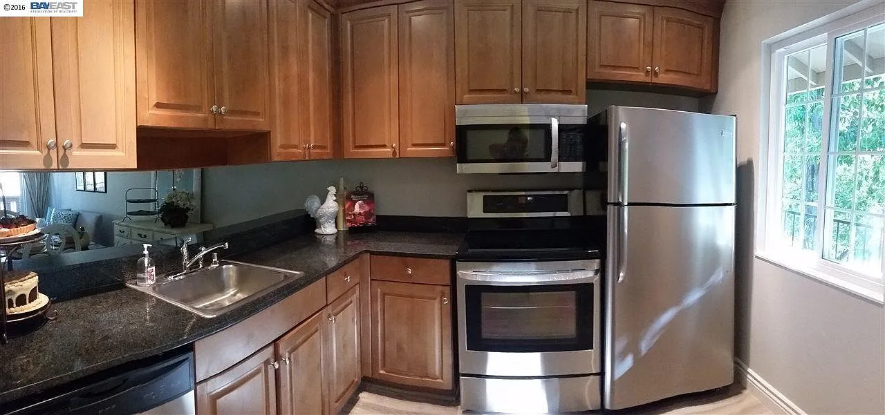 7315 Starward Dr — Photo 3