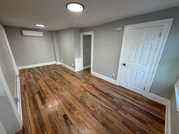 2nd image of 116 Franklin St APT 2