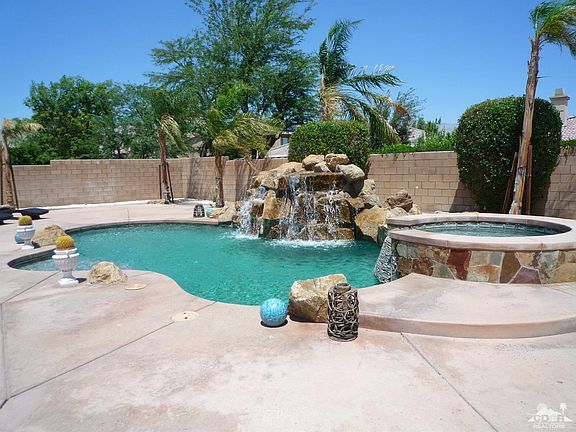 3rd image of 40378 Catania Ct