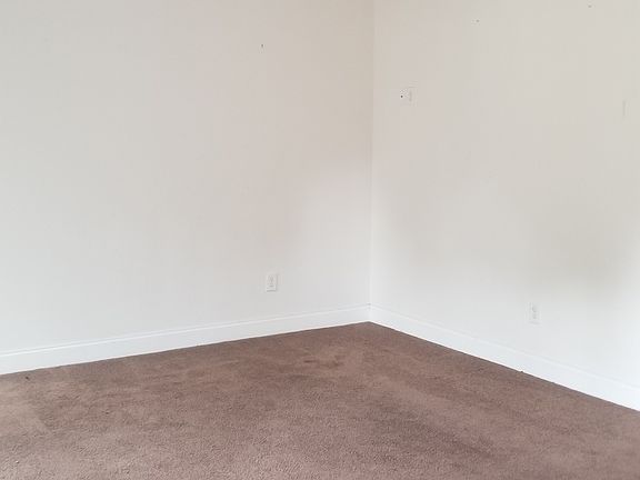 2nd image of 122 Crown Point Dr #3