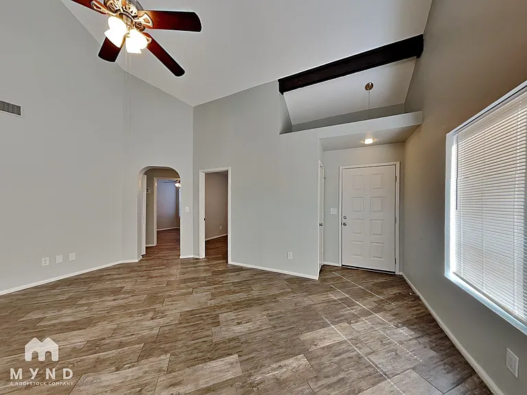 2265 W Ross Ave — Photo 9