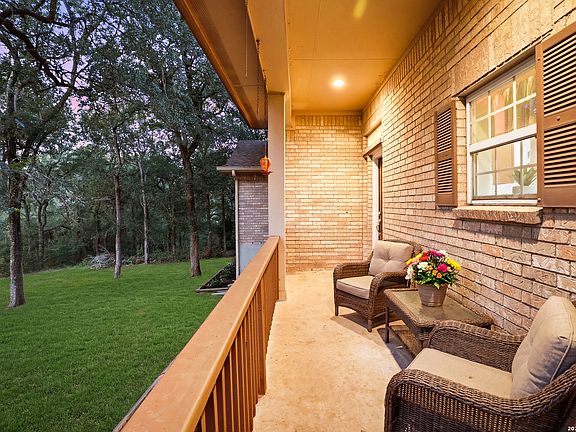4th image of 795 Indian Springs Dr