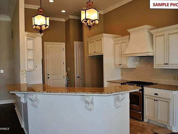 5th image of 206 Cedar Lake Dr