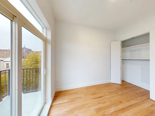 899 New York Avenue image 9 of 11