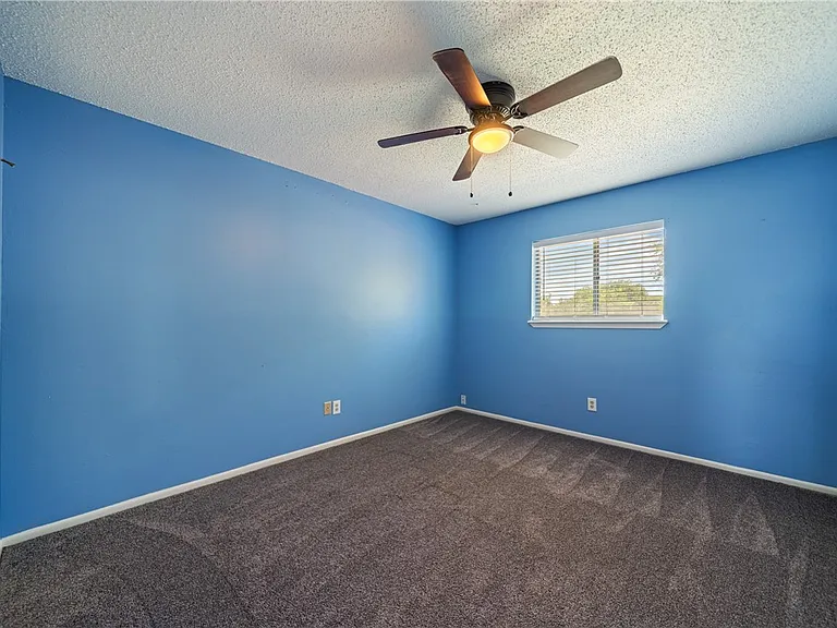2445 Cricket Hollow St — Photo 36