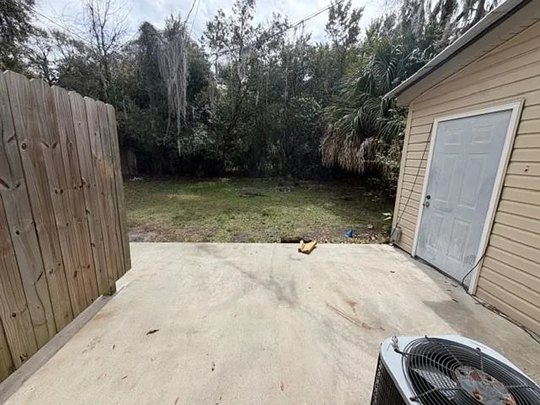 502 Prince St — Photo 13