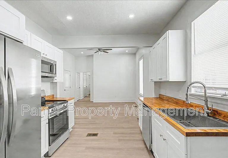 615 W 39th St #A — Photo 10