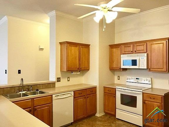 5th image of 1815 Waterton Cir