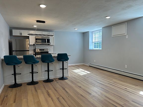 3rd image of 319 Park St APT 2
