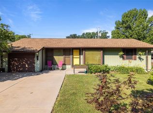1359 Samoa Dr, Saint Louis, MO 63126