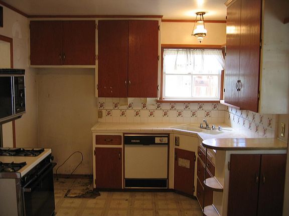 2nd image of 11633 Hesby St