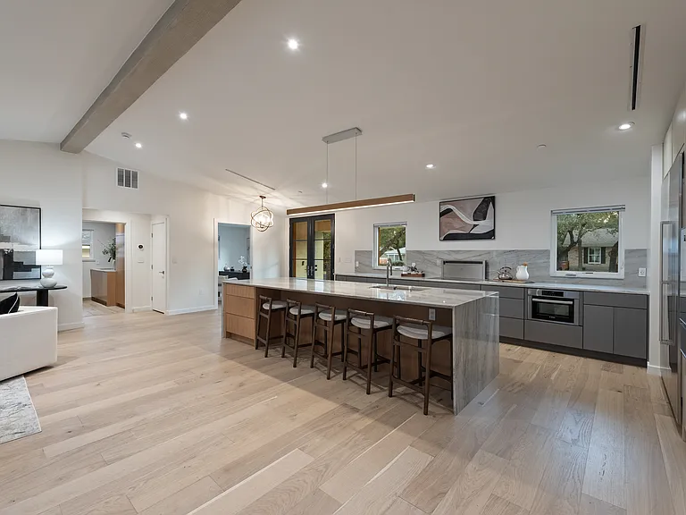 4000 Greystone Dr — Photo 8