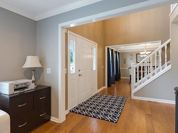 2nd image of 32565 Seneca Dr