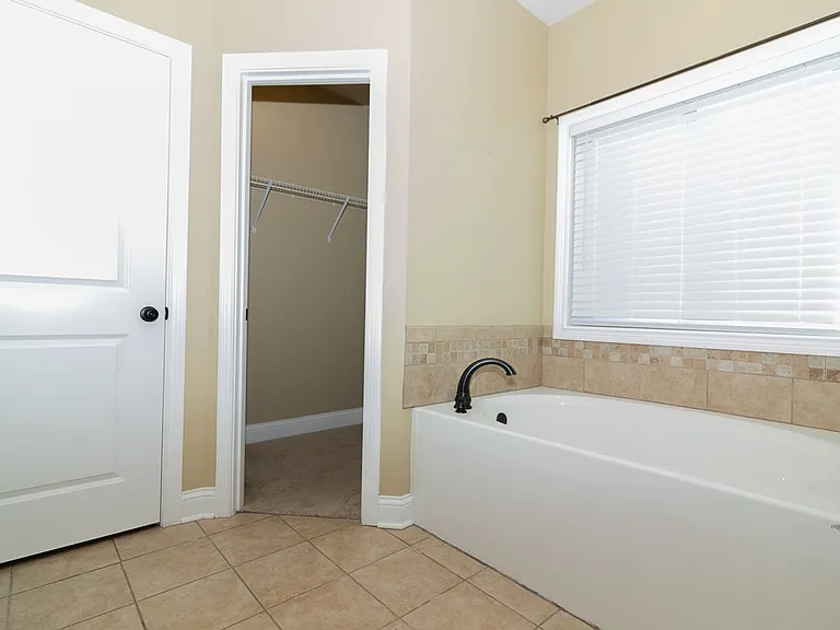 114 Lowball Ln — Photo 23