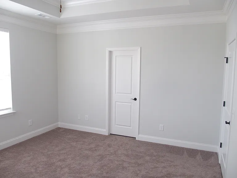 807 Bolton Dr — Photo 14