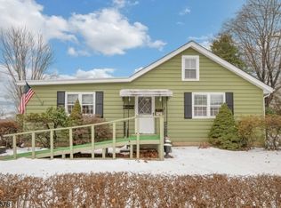 40 Mountain Ave, Mendham Boro, NJ 07945