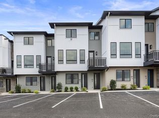 17 Union Rd #109, Spring Valley, NY 10977