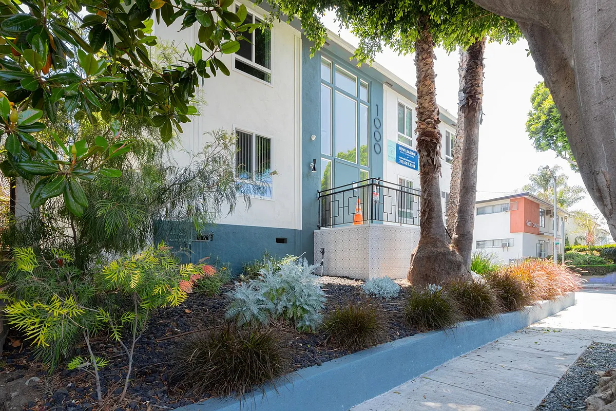 Building Photo - 1000 N Curson Ave