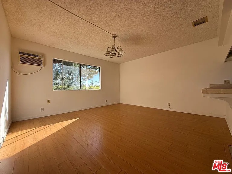 1131 Elm Ave #G — Photo 5