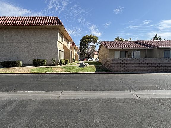 4th image of 82567 Avenue 48 APT 61