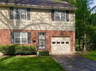 8304 Hemlock St, Overland Park, KS 66212