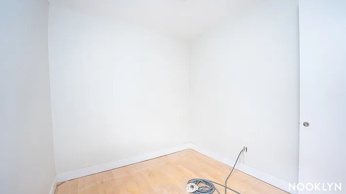 Rented by Nooklyn NYC LLC | media 22