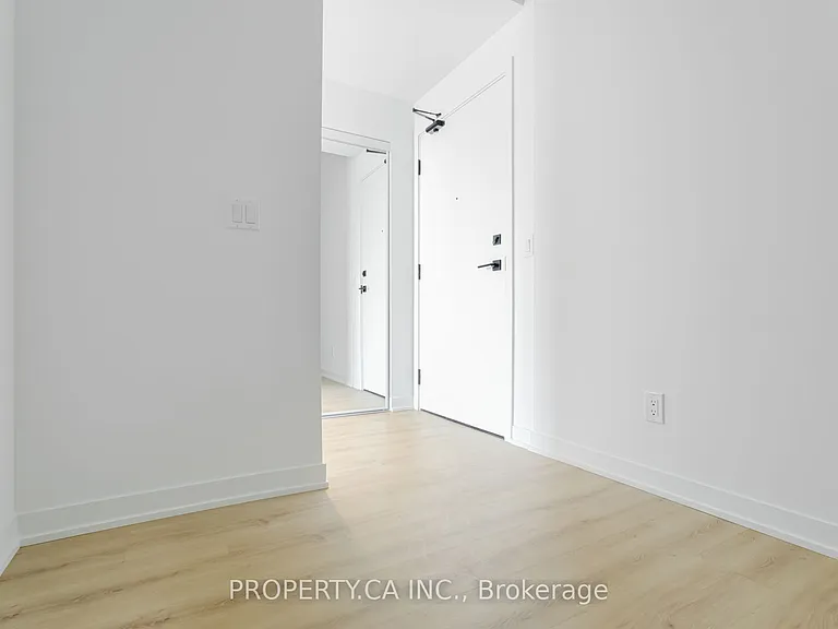 319 Jarvis St #LPH16 — Photo 17
