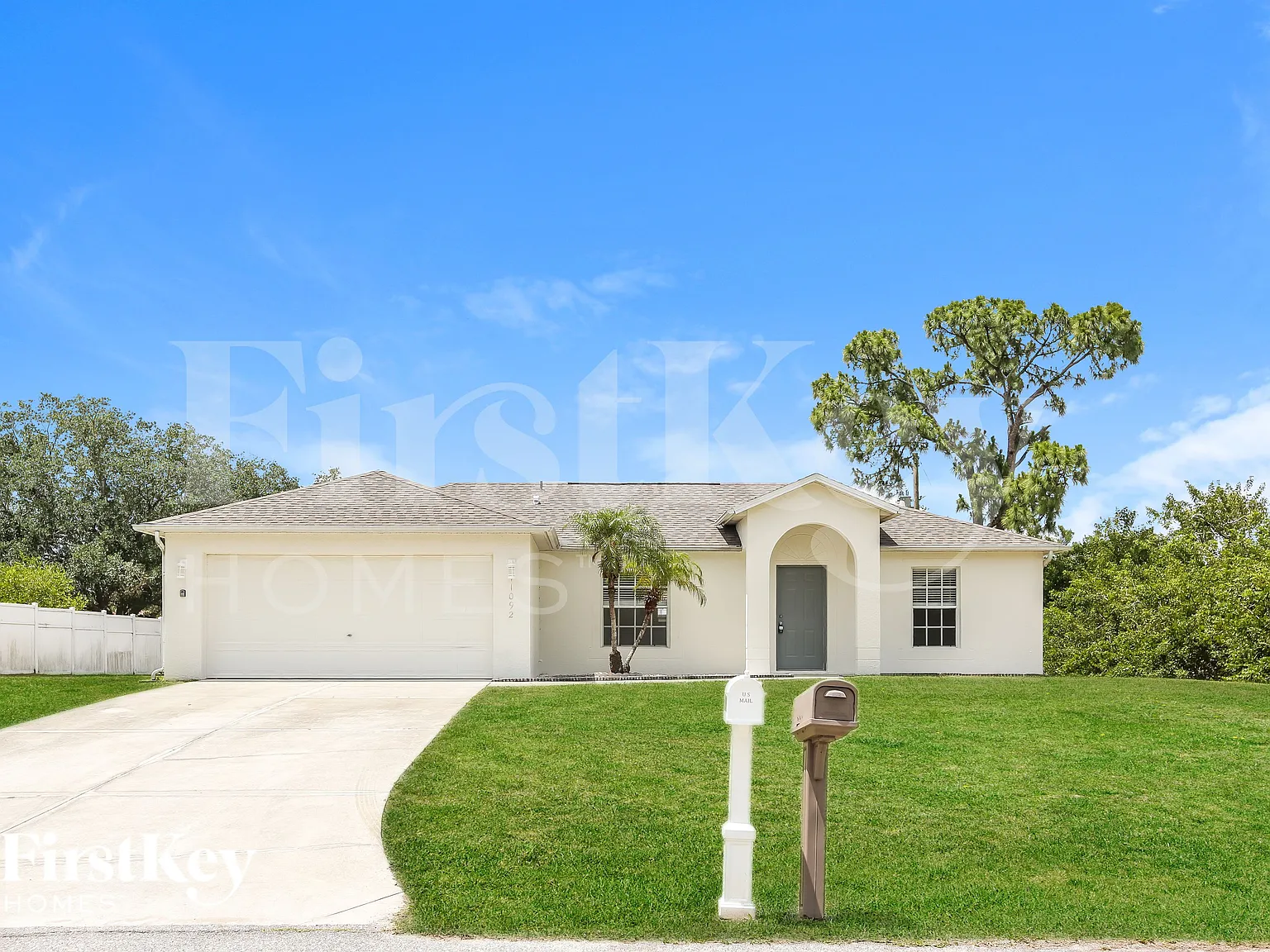 3 bed, 2.0 bath, 1192 sqft, $1,420 — Photo 1