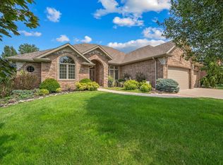 1419 E Ridgecrest St, Springfield, MO 65804