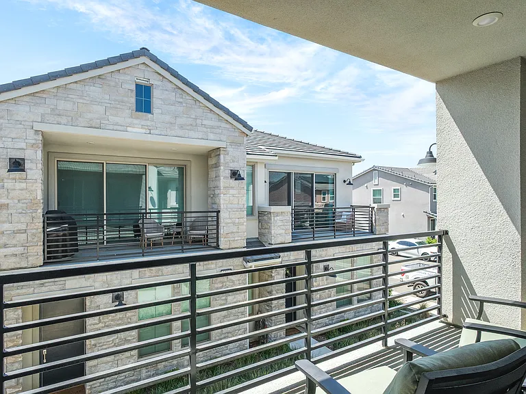 2783 E Tamarind Dr — Photo 33