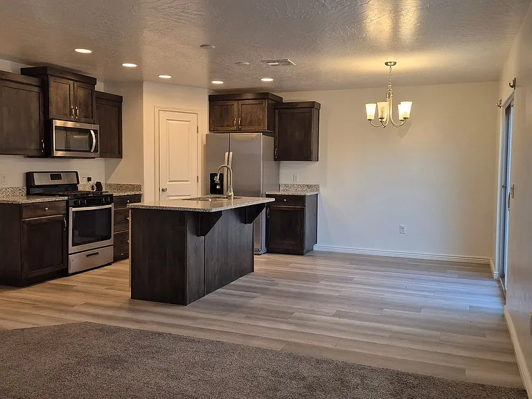 1432 E Trilobite Dr — Photo 4