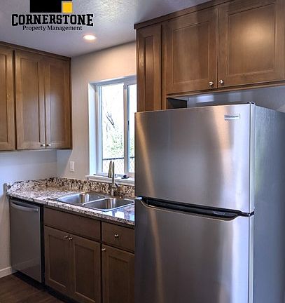 2nd image of 610 N Main St #5A-1