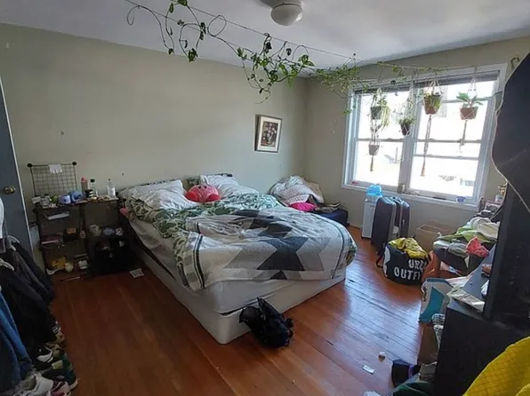 19-15 23rd Avenue image 3 of 10