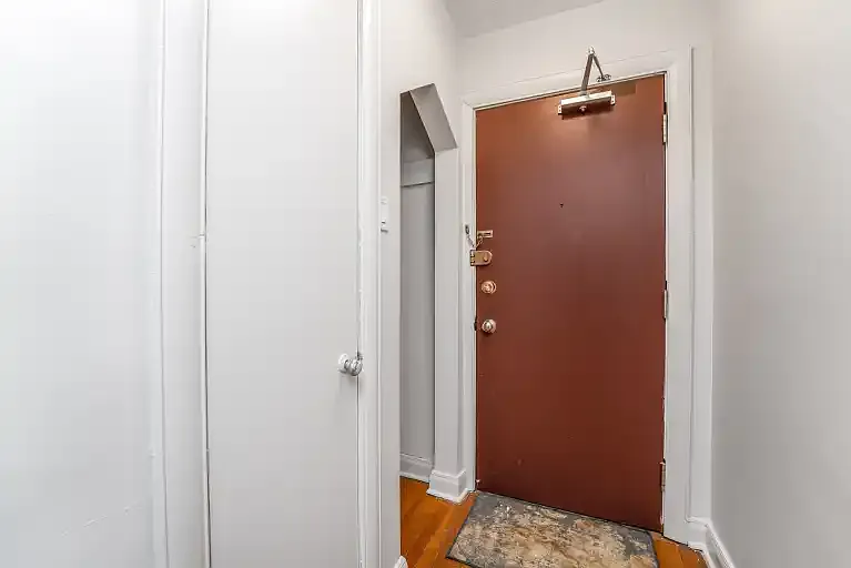 15 Lenore Pl #9 — Photo 4