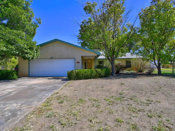 1855 Murray Loop, Bosque Farms, NM 87068