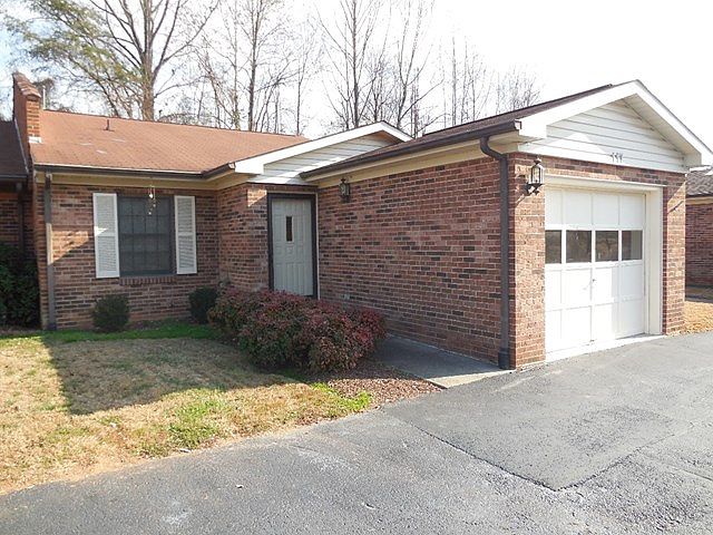 1st image of 117 Cedar Point Dr