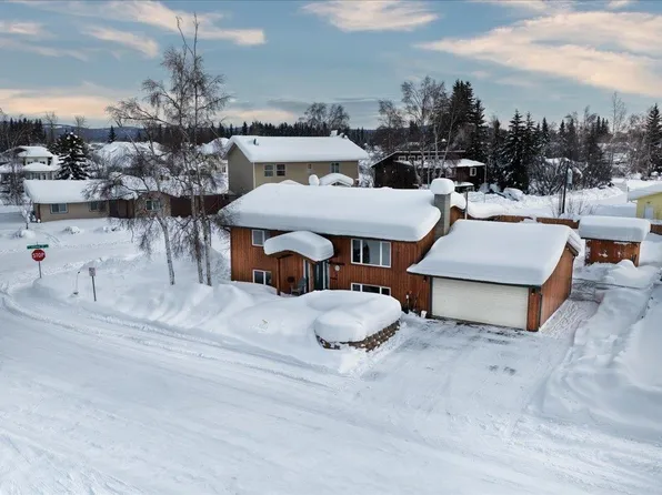 1113 Sunset Dr, Fairbanks, AK 99709