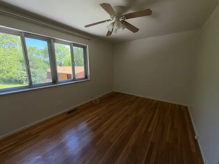 153 Willis Ave — Photo 10