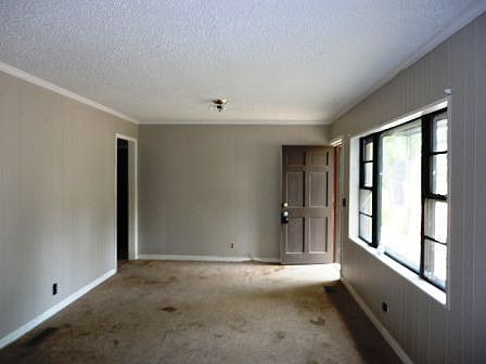 3rd image of 1650 Azelea Ln