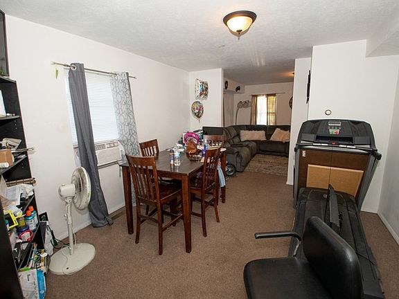 3rd image of 622 Rush St