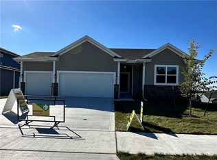 2318 E 50th Ct, Des Moines, IA 50317