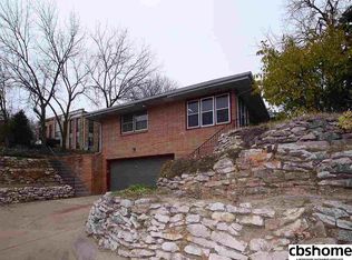 7630 Pacific St, Omaha, NE 68114