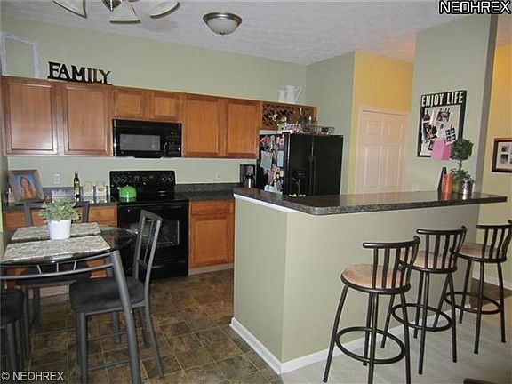 3rd image of 1214 E Chapman Ln #8