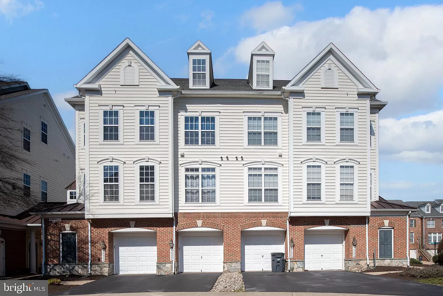 3 bed, 1775 sqft, $2,950 — Photo 1