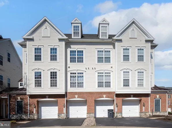 6823 Hampton Bay Ln, Gainesville, VA 20155