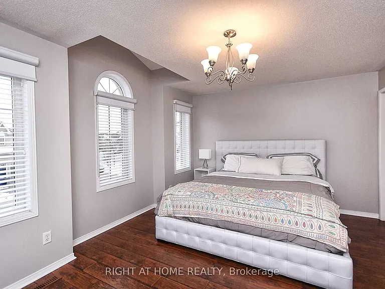 7240 Village Walk — Photo 13