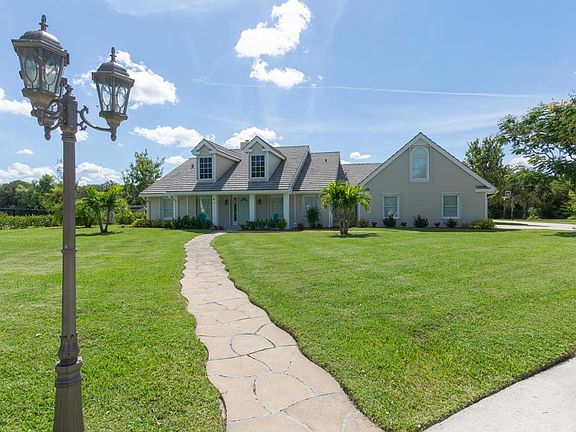 2nd image of 5703 Lago Del Sol Dr