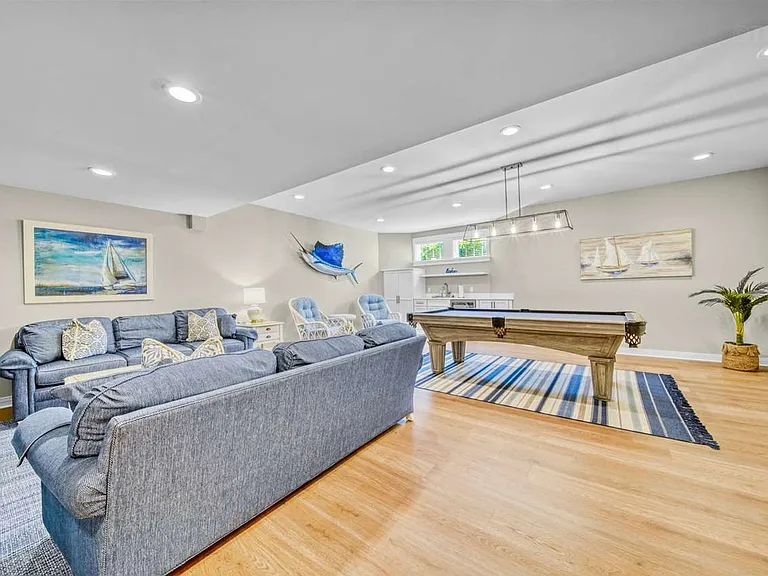 Building's Lounge