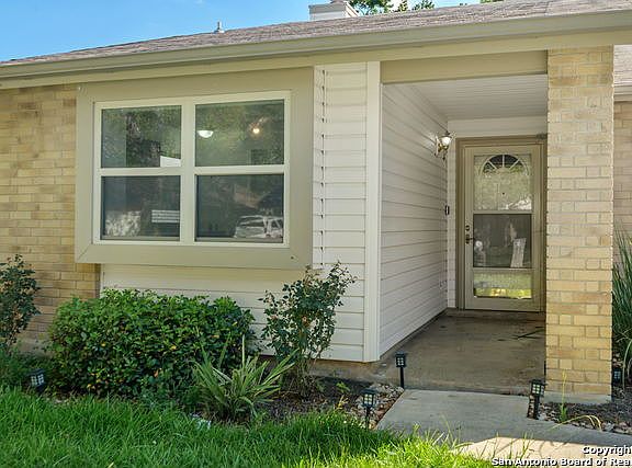 3rd image of 13215 Larkwalk St